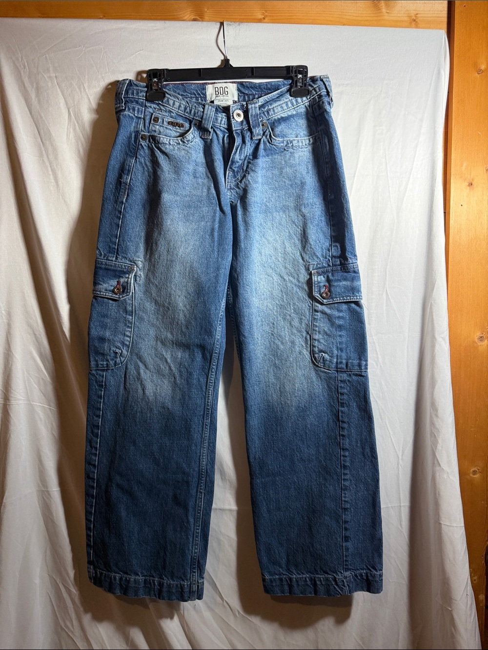 BDG Medium Blue Wide-Leg Barrel Leg Cargo Jeans Like New